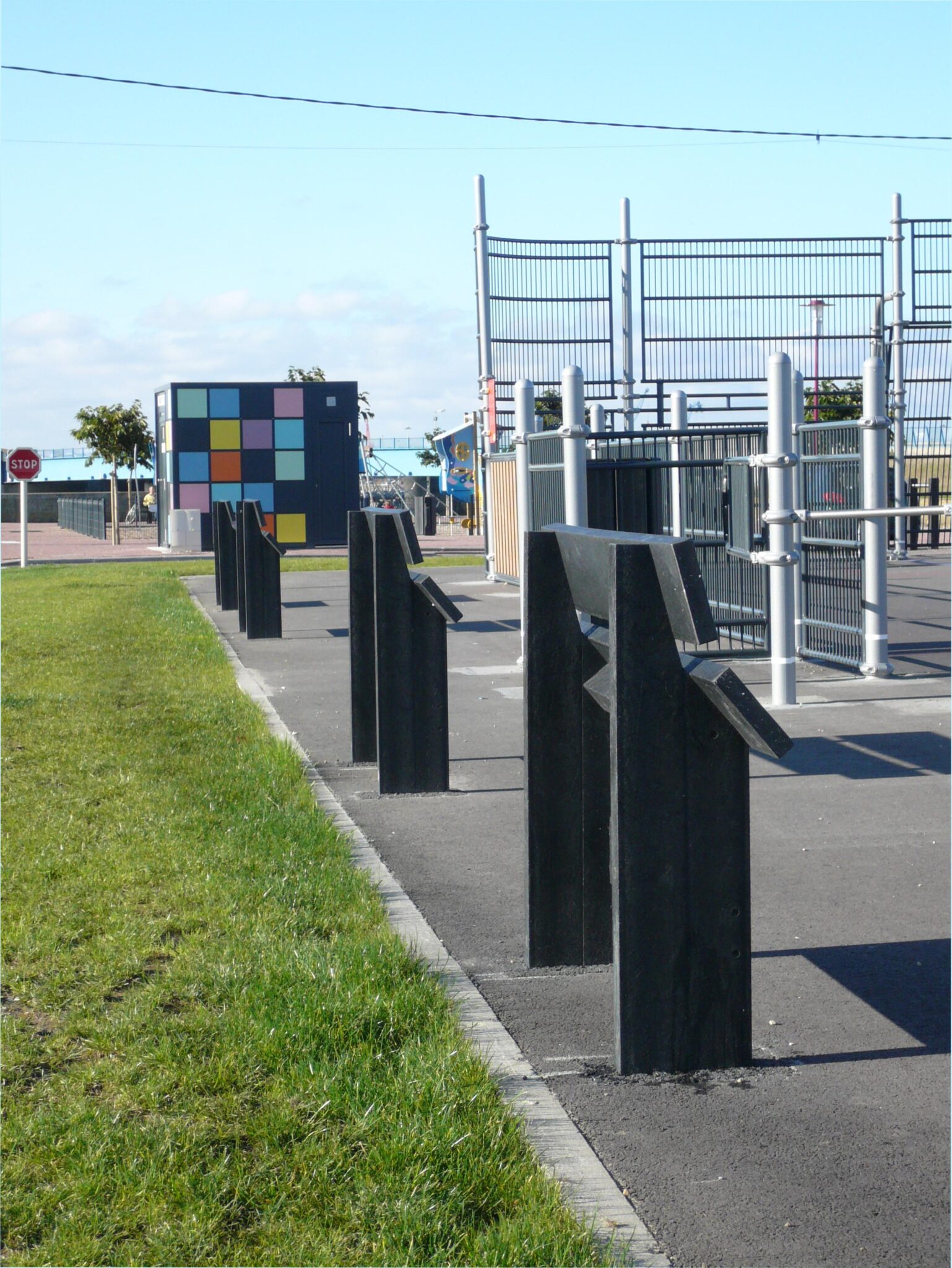 Les 5 bonnes raisons de mettre du mobilier urbain en plastique recyclé